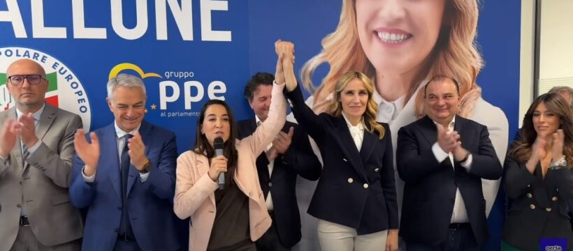 Antonella Ballone candidata con Forza Italia alle elezioni europee 2024 ha inaugurato a Teramo la sede elettorale