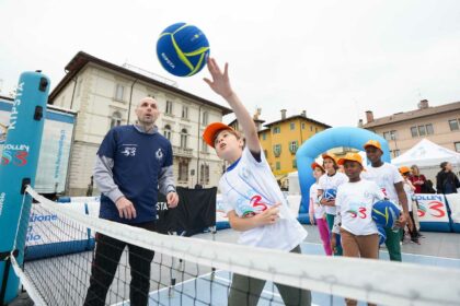 Sorrisi e schiacciate: in mille a Udine per la tappa del Volley S3