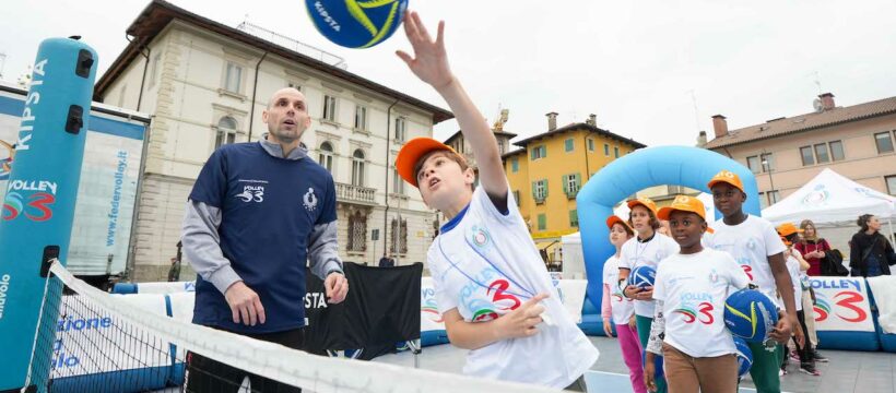 Sorrisi e schiacciate: in mille a Udine per la tappa del Volley S3