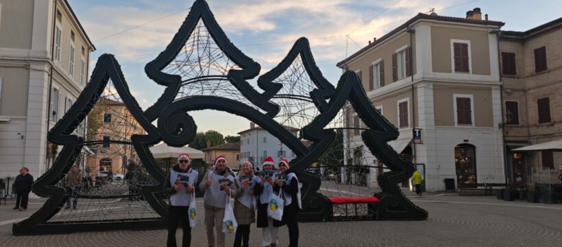 In centro a Senigallia arrivano i volontari de La Via della Felicità